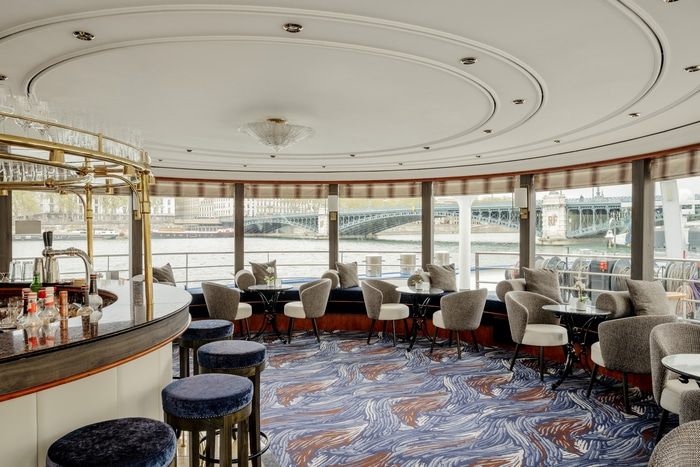 Entertainment on VIVA VOYAGE